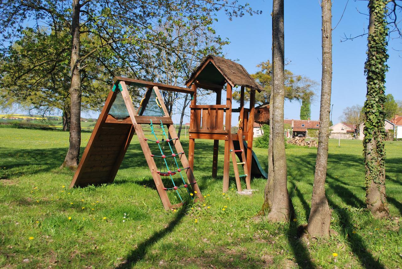Domaine Les Gandins Bed & Breakfast Saint-Germain-de-Salles Bagian luar foto
