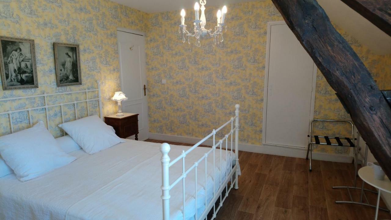 Domaine Les Gandins Bed & Breakfast Saint-Germain-de-Salles Bagian luar foto