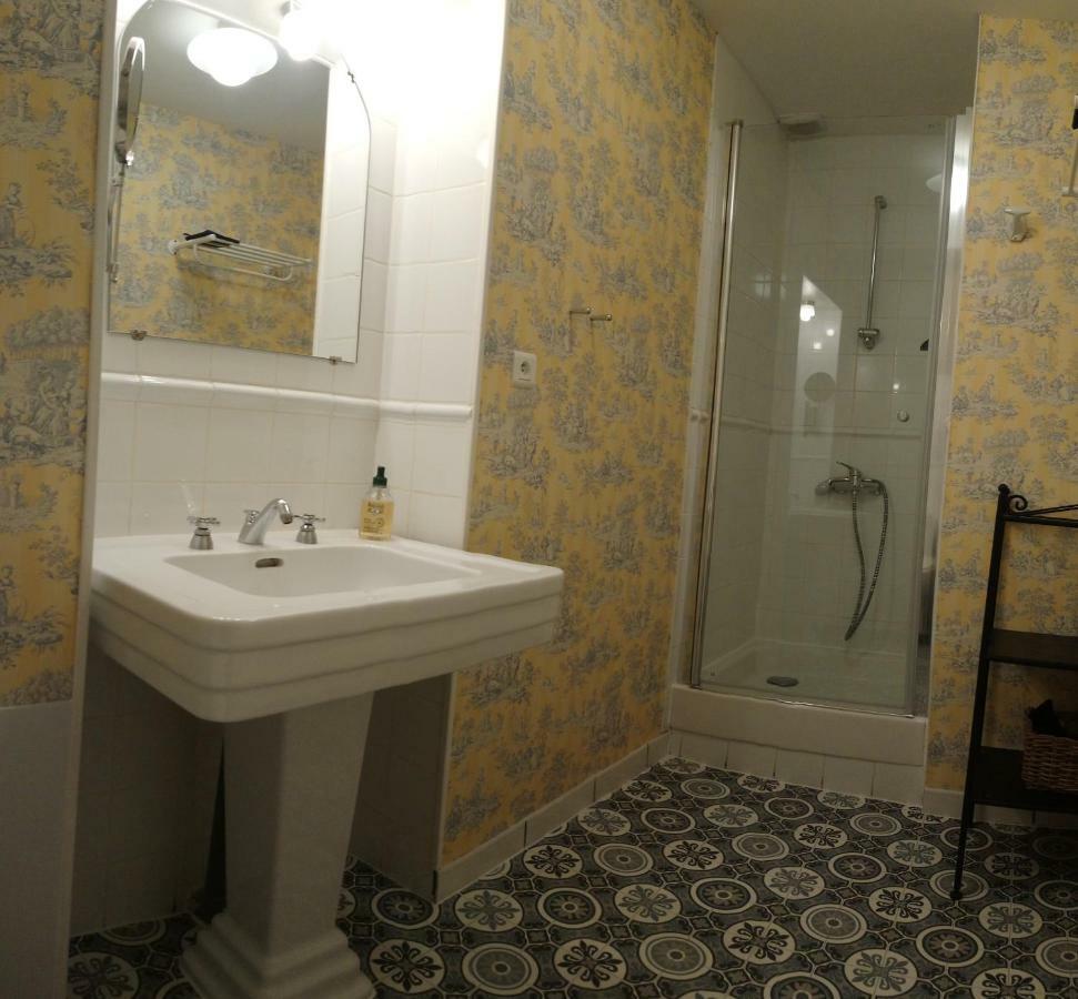 Domaine Les Gandins Bed & Breakfast Saint-Germain-de-Salles Bagian luar foto