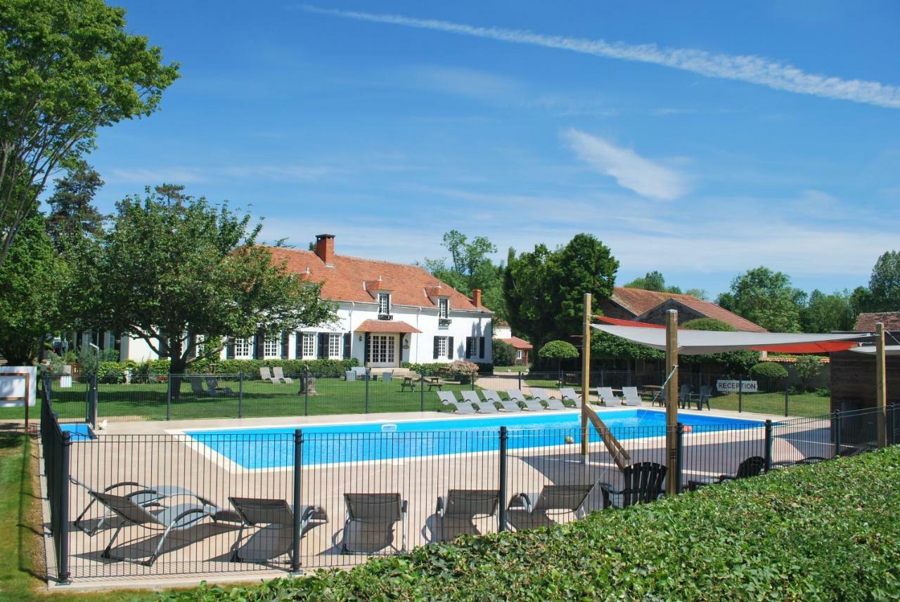 Domaine Les Gandins Bed & Breakfast Saint-Germain-de-Salles Bagian luar foto
